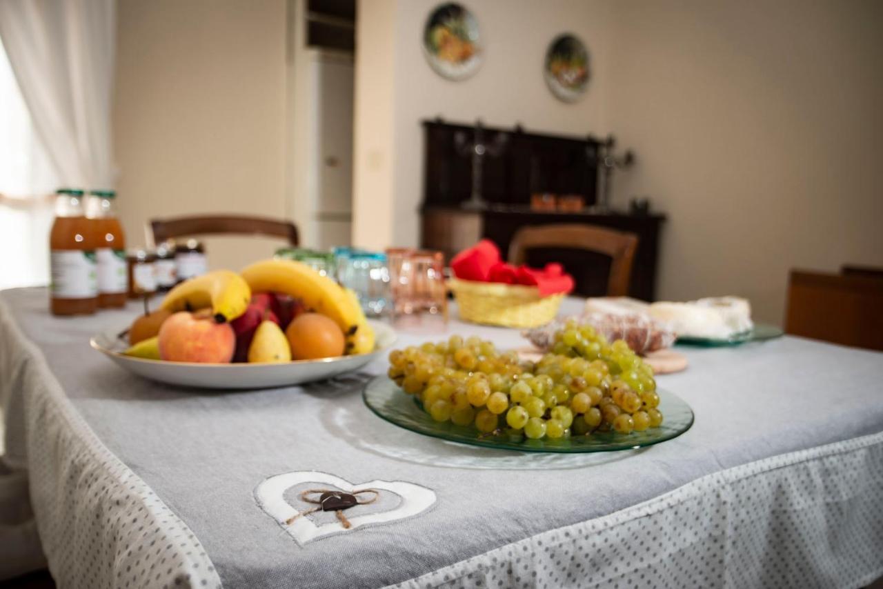Bed and Breakfast I Quattro Grappoli Neive Exterior foto